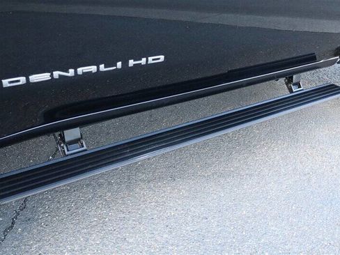 Used 2025 GMC Sierra 3500 Denali Ultimate image 12