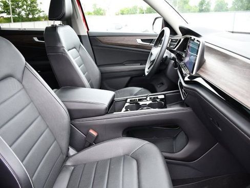 Used 2024 Volkswagen Atlas SEL AWD/4WD image 37