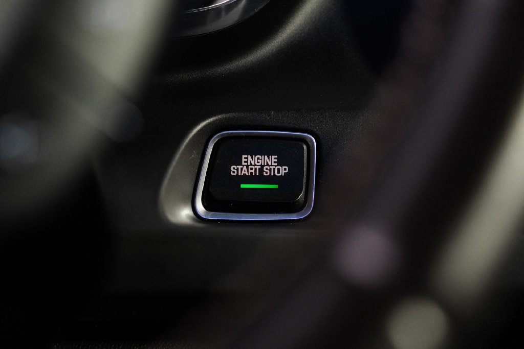 Used 2020 Chevrolet Camaro LT RWD image 18