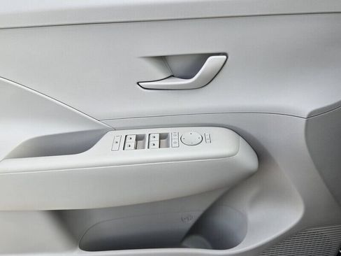 Used 2026 Hyundai Kona SE FWD image 11