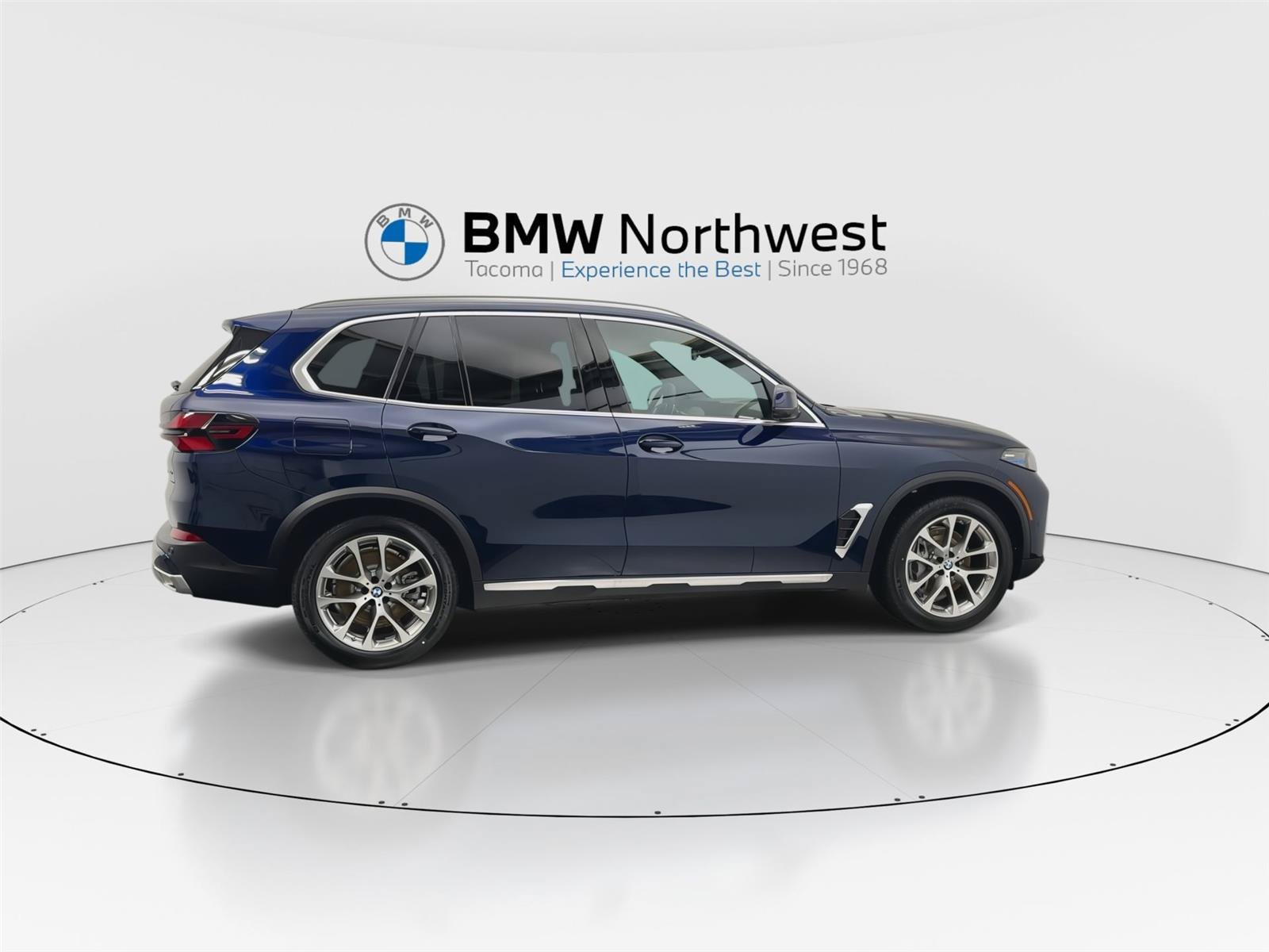 Used 2026 BMW X5 M60i AWD/4WD image 4