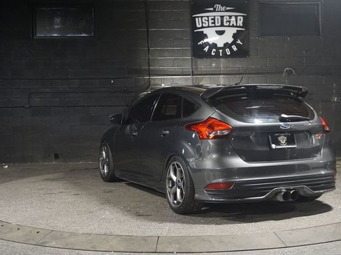 Used 2016 Ford Focus ST w/ Equipment Group 401A image 3