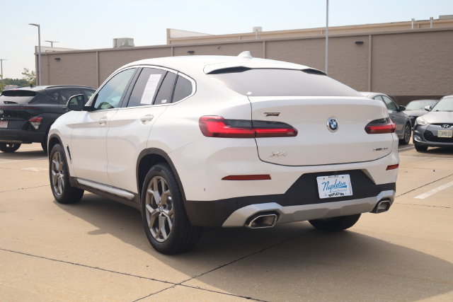 Used 2023 BMW X4 xDrive30i w/ Premium Package AWD/4WD image 8