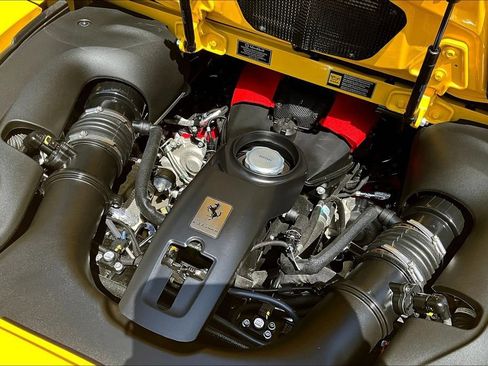 Used 2022 Ferrari F8 Tributo RWD image 25