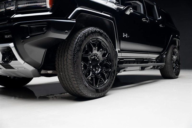 Used 2024 GMC Hummer EV 2X w/ LPO, Illumination Package AWD/4WD image 55