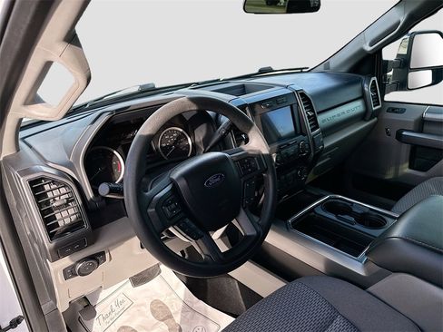 Used 2021 Ford F350 XLT w/ XLT Premium Package image 9