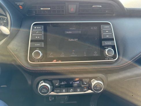 Used 2019 Nissan Kicks SR w/ SR Premium Package FWD image 15