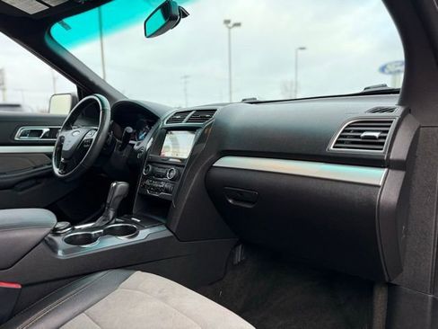 Certified 2017 Ford Explorer XLT w/ Equipment Group 202A image 16