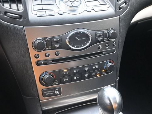 Used 2015 INFINITI Q40 AWD w/ Navigation Package image 14