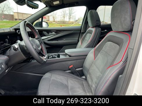 Certified 2025 Chevrolet Blazer EV RS w/ Super Cruise Package AWD/4WD image 5
