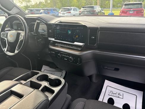 Used 2025 Chevrolet Silverado 1500 LT AWD/4WD image 39