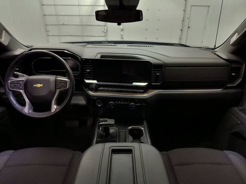 Used 2022 Chevrolet Silverado 1500 LT w/ Protection Package RWD image 12