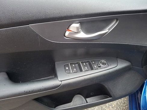 Used 2020 Kia Forte LXS FWD image 22
