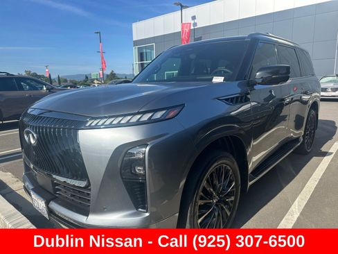 Used 2025 INFINITI QX80 Autograph w/ Autograph Exterior Package AWD/4WD image 2