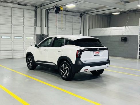 New 2025 Nissan Kicks SV image 14