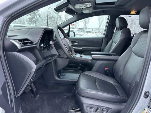 Used 2023 Toyota Sienna XSE image 21