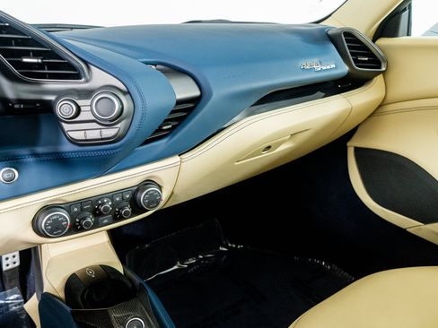 Used 2019 Ferrari 488 Spider image 34