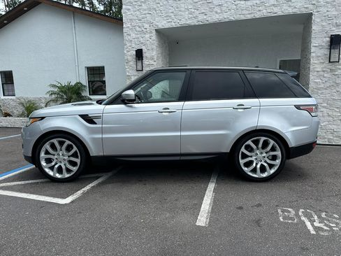 Used 2016 Land Rover Range Rover Sport SE AWD/4WD image 2
