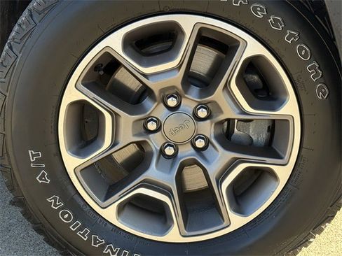 Used 2020 Jeep Cherokee Trailhawk w/ Comfort/Convenience Group image 10