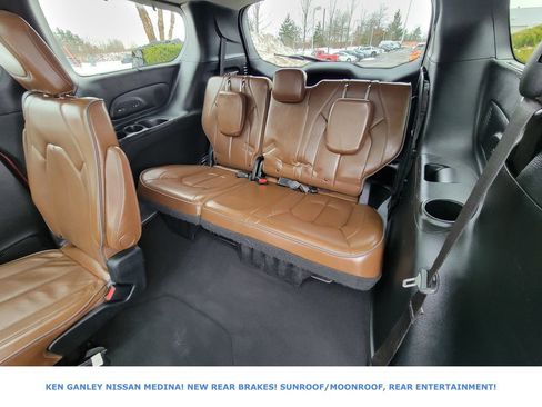 Used 2017 Chrysler Pacifica Limited image 42
