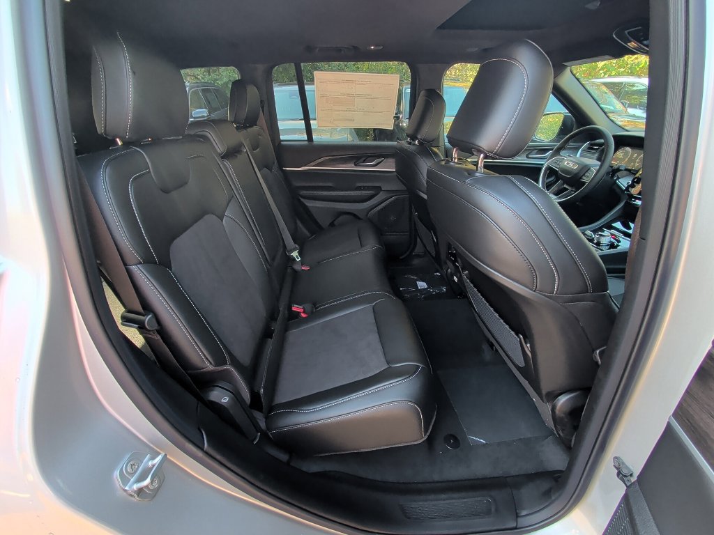 New 2026 Jeep Grand Cherokee Altitude AWD/4WD image 15