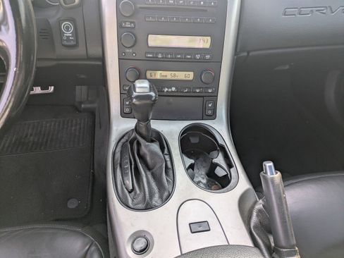 Used 2005 Chevrolet Corvette Coupe w/ Preferred Equipment Group image 18