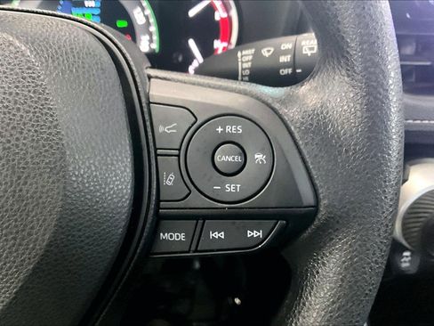 Used 2025 Toyota RAV4 LE image 18