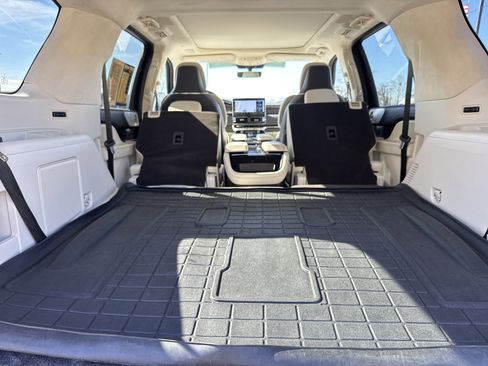 Used 2022 Lincoln Navigator Black Label image 33