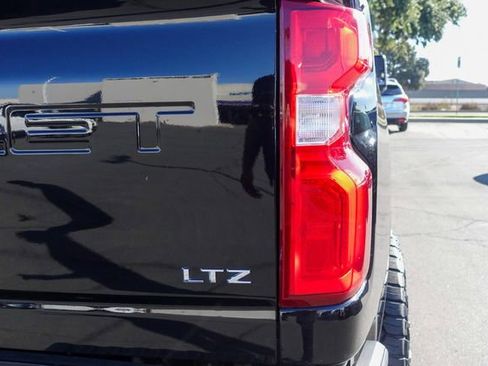 Used 2021 Chevrolet Silverado 2500 LTZ image 7