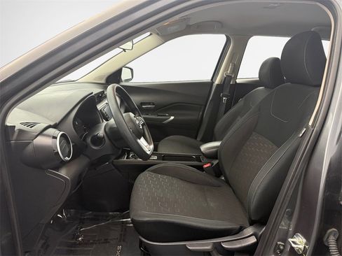Used 2024 Nissan Kicks SV image 12
