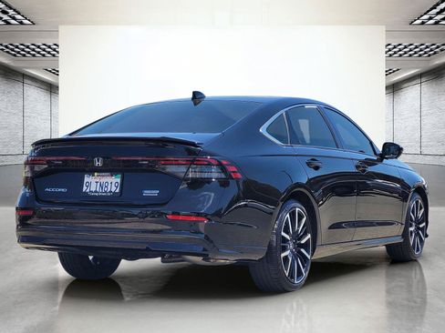 Used 2024 Honda Accord Touring image 6