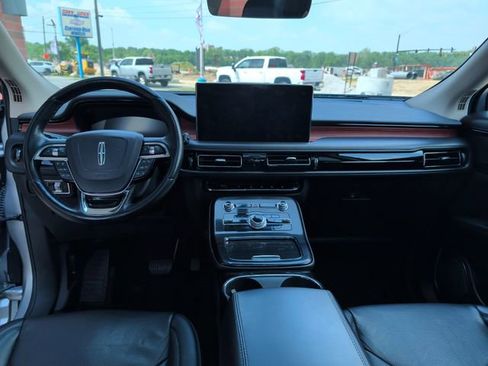 Used 2023 Lincoln Nautilus Reserve AWD/4WD image 15