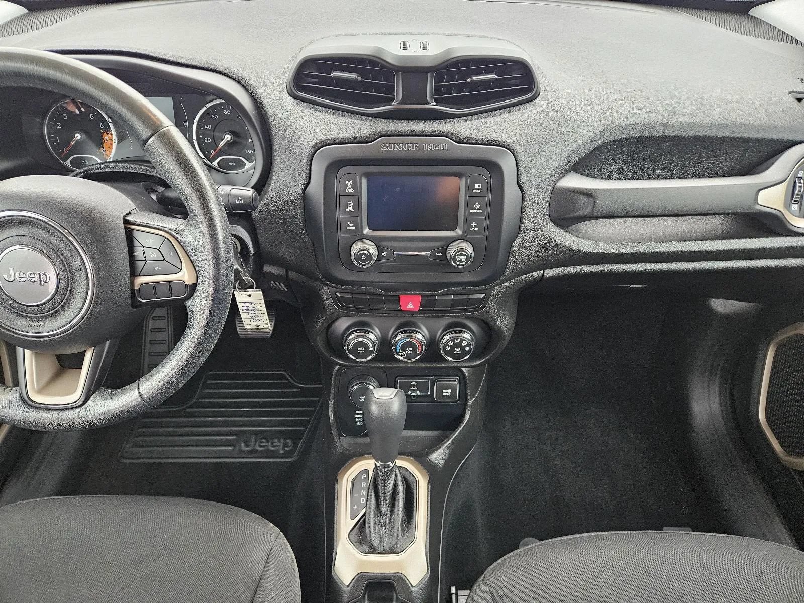 Used 2015 Jeep Renegade Latitude AWD/4WD image 15