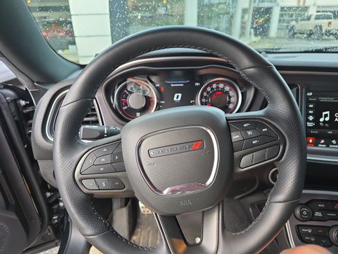 Used 2022 Dodge Challenger R/T Scat Pack RWD image 19