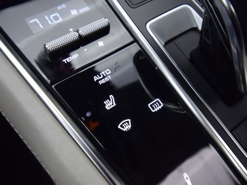 Used 2017 Porsche Panamera Turbo image 37