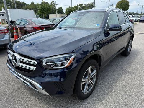 Used 2022 Mercedes-Benz GLC 300 4MATIC w/ Multimedia Package Lite image 3