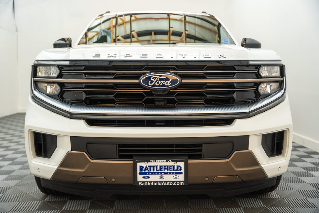 Used 2026 Ford Expedition King Ranch AWD/4WD image 2