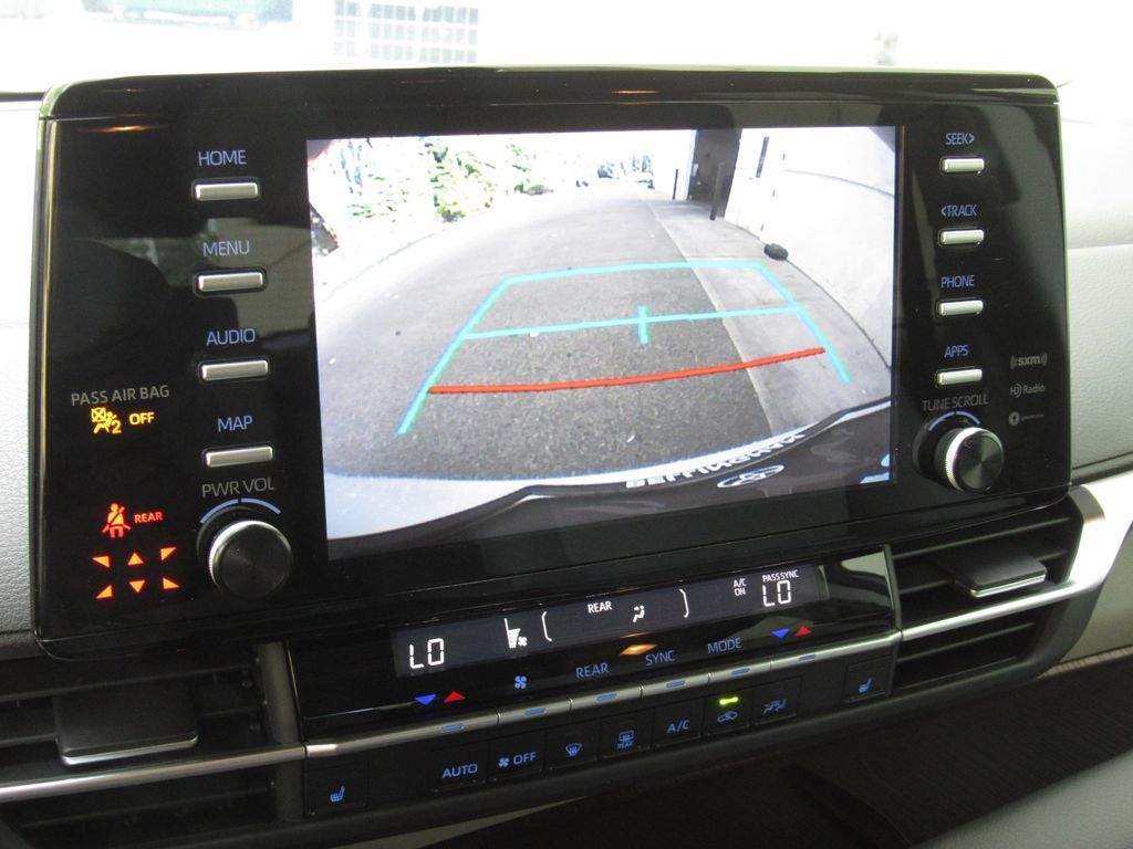 Certified 2023 Toyota Sienna XLE FWD image 35