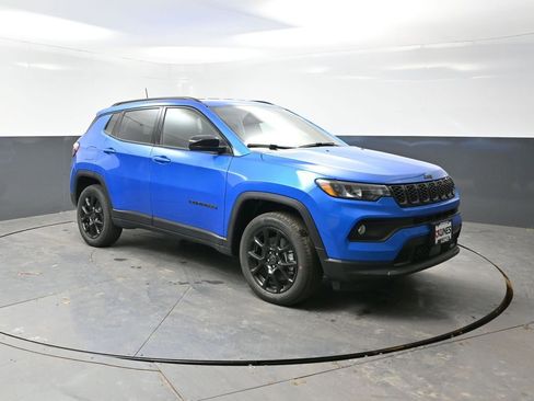 New 2026 Jeep Compass Latitude image 3