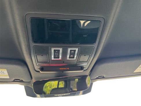 Used 2023 Land Rover Defender 110 X-Dynamic SE image 29