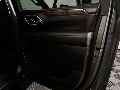 Used 2023 Chevrolet Suburban Premier image 30