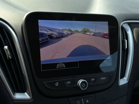 Used 2025 Chevrolet Malibu LT FWD image 19