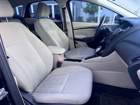 Used 2015 Ford Focus SE w/ SE Sport Package image 20