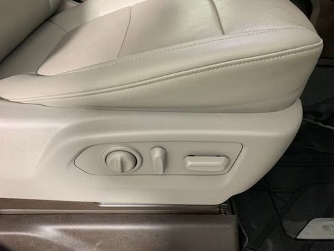 Used 2021 Chevrolet Silverado 1500 LTZ w/ LTZ Convenience Package II image 24