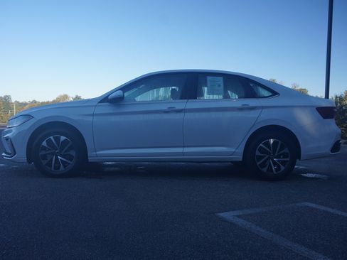 Used 2025 Volkswagen Jetta S image 6