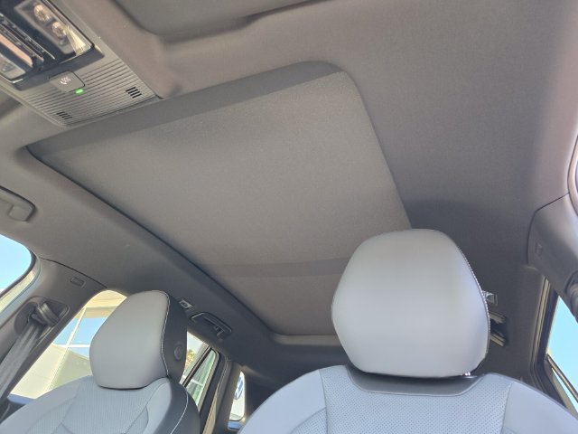New 2026 Volkswagen Tiguan SE R-Line FWD image 7