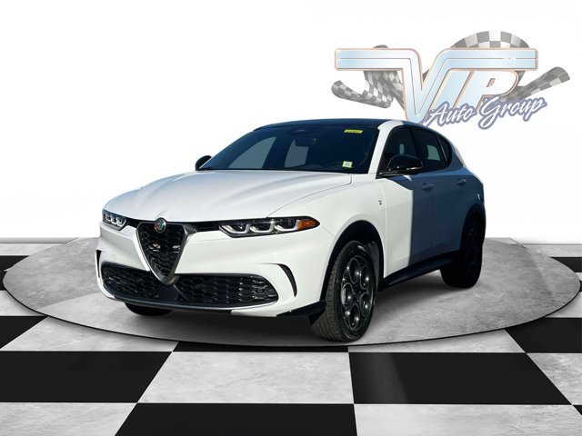 Used 2024 Alfa Romeo Tonale Ti w/ Premium Interior Package AWD/4WD image 4