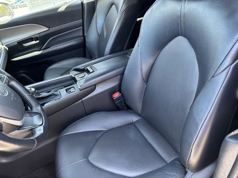 Used 2024 Toyota Grand Highlander AWD image 19