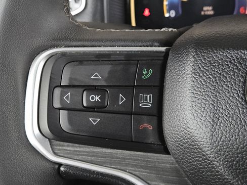 Used 2024 Jeep Wagoneer L Series II w/ Flexible Seating Group image 19