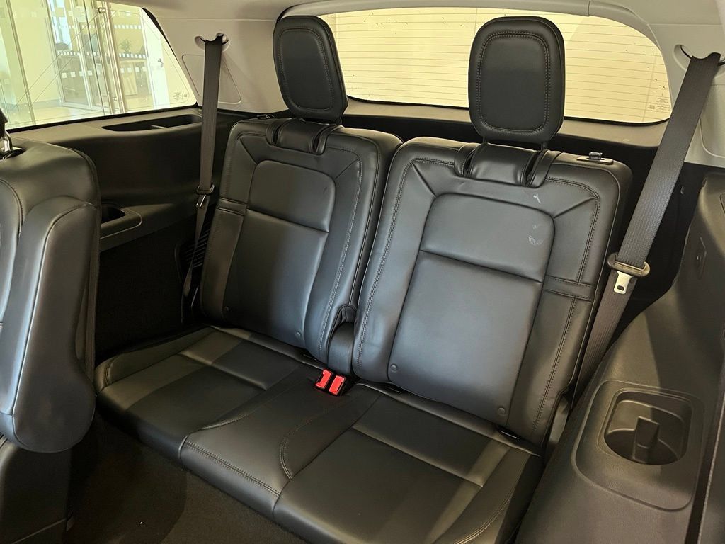 Used 2026 Lincoln Aviator Reserve AWD/4WD image 25